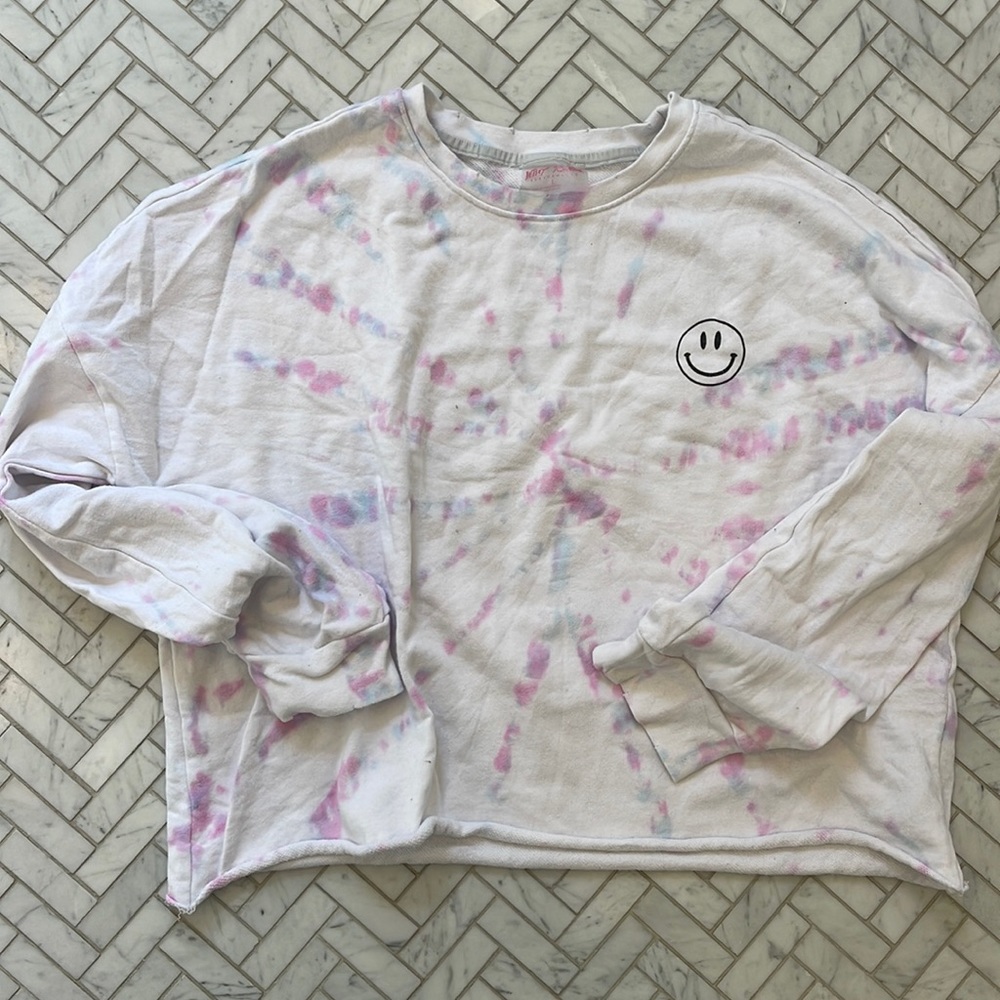 Betsey Johnson smiley cropped light sweatshirt tie dye size L